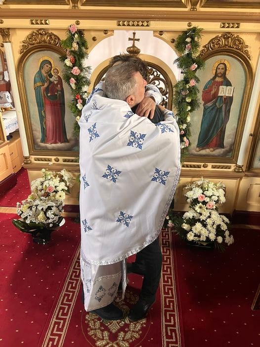 Ar putea fi o imagine cu 1 persoană, Bazilica National Shrine of the Immaculate Conception şi text